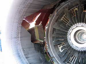 southwest_airlines_engine_failure_02.jpg